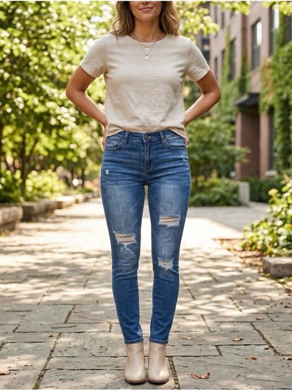 👖💛Almost Famous Blue Distressed Women Jeans Size Junior 11